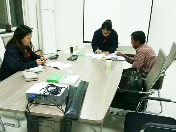 印度客戶(hù)來(lái)公司驗(yàn)收設(shè)備
